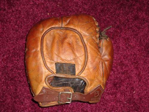 D&M Basemitt Back 2